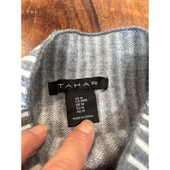 Aritzia Tahari crop grey white stripe women's medium pullover sweater nautical - Picture 4 of 9